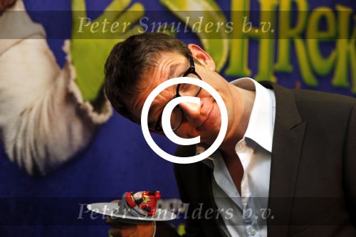 Amsterdam 19 september 2012
Presentatie musical Shrek met Paul Groot Kim Lian v d Meij Rogier Komproe en William Spaaij. Produyktie van Albert Verlinden.
Peter Smulder bv