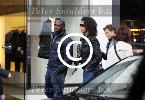 Amsterdam 7 oktober 2012
Vrouw Peter faber Suzanna met een vriend op de pc hooftstraat.
Peter Smulders bv