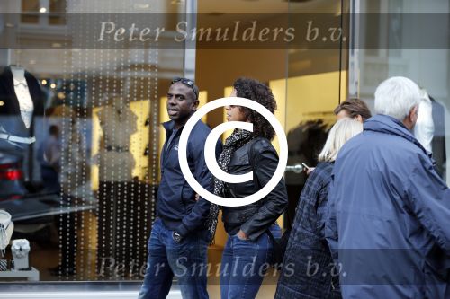Amsterdam 7 oktober 2012
Vrouw Peter faber Suzanna met een vriend op de pc hooftstraat.
Peter Smulders bv