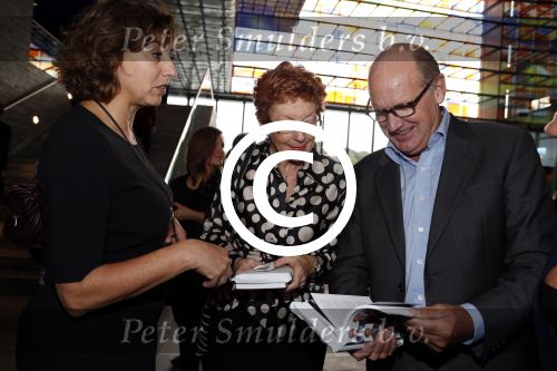 Hilversum 3 oktober 2012
Presentatie boek van nieuwslezers van de NOS bij beeld en geluid. Philip Freriks
Peter Smulders bv