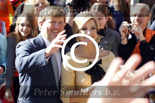 Rhenen en Veenedaal 30 april 2012
Koninginnedag met daarbij aanwezig koningin Beatrix Prins Willem Alexander Prinses Maxima Prins Constantijn Prinses Laurentien Prinses Margrite Prins Maurits Prinses Marilene Prins Bernhard Prinses Annette Prins Pieter Christiaan Prins Floris Prinses Aimee en Pieter v Vollenhoven.
Peter Smulders bv