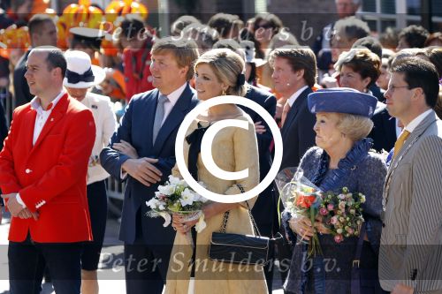 Rhenen en Veenedaal 30 april 2012
Koninginnedag met daarbij aanwezig koningin Beatrix Prins Willem Alexander Prinses Maxima Prins Constantijn Prinses Laurentien Prinses Margrite Prins Maurits Prinses Marilene Prins Bernhard Prinses Annette Prins Pieter Christiaan Prins Floris Prinses Aimee en Pieter v Vollenhoven.
Peter Smulders bv