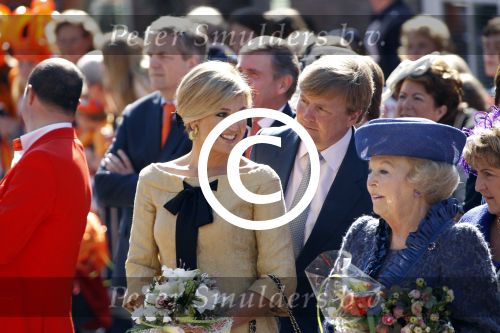 Rhenen en Veenedaal 30 april 2012
Koninginnedag met daarbij aanwezig koningin Beatrix Prins Willem Alexander Prinses Maxima Prins Constantijn Prinses Laurentien Prinses Margrite Prins Maurits Prinses Marilene Prins Bernhard Prinses Annette Prins Pieter Christiaan Prins Floris Prinses Aimee en Pieter v Vollenhoven.
Peter Smulders bv