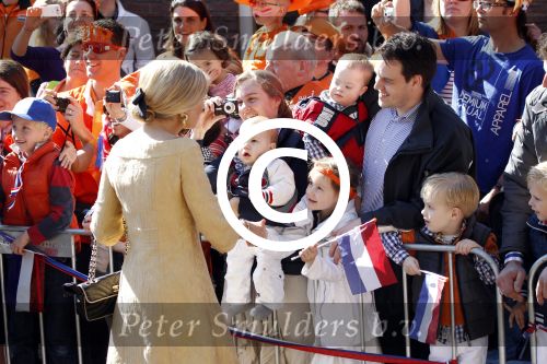 Rhenen en Veenedaal 30 april 2012
Koninginnedag met daarbij aanwezig koningin Beatrix Prins Willem Alexander Prinses Maxima Prins Constantijn Prinses Laurentien Prinses Margrite Prins Maurits Prinses Marilene Prins Bernhard Prinses Annette Prins Pieter Christiaan Prins Floris Prinses Aimee en Pieter v Vollenhoven.
Peter Smulders bv