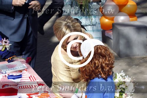 Rhenen en Veenedaal 30 april 2012
Koninginnedag met daarbij aanwezig koningin Beatrix Prins Willem Alexander Prinses Maxima Prins Constantijn Prinses Laurentien Prinses Margrite Prins Maurits Prinses Marilene Prins Bernhard Prinses Annette Prins Pieter Christiaan Prins Floris Prinses Aimee en Pieter v Vollenhoven.
Peter Smulders bv