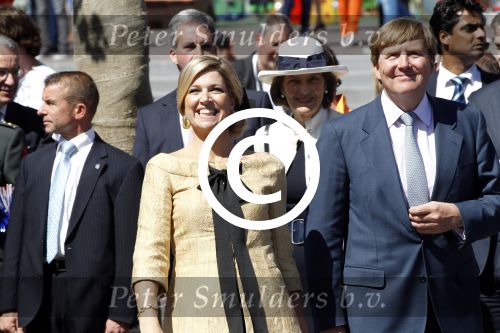 Rhenen en Veenedaal 30 april 2012
Koninginnedag met daarbij aanwezig koningin Beatrix Prins Willem Alexander Prinses Maxima Prins Constantijn Prinses Laurentien Prinses Margrite Prins Maurits Prinses Marilene Prins Bernhard Prinses Annette Prins Pieter Christiaan Prins Floris Prinses Aimee en Pieter v Vollenhoven.
Peter Smulders bv