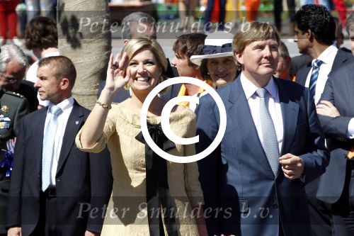 Rhenen en Veenedaal 30 april 2012
Koninginnedag met daarbij aanwezig koningin Beatrix Prins Willem Alexander Prinses Maxima Prins Constantijn Prinses Laurentien Prinses Margrite Prins Maurits Prinses Marilene Prins Bernhard Prinses Annette Prins Pieter Christiaan Prins Floris Prinses Aimee en Pieter v Vollenhoven.
Peter Smulders bv
