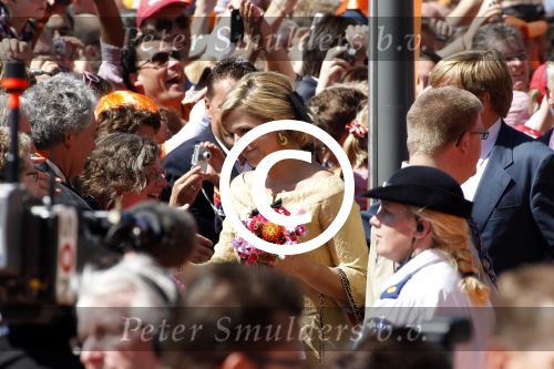 Rhenen en Veenedaal 30 april 2012
Koninginnedag met daarbij aanwezig koningin Beatrix Prins Willem Alexander Prinses Maxima Prins Constantijn Prinses Laurentien Prinses Margrite Prins Maurits Prinses Marilene Prins Bernhard Prinses Annette Prins Pieter Christiaan Prins Floris Prinses Aimee en Pieter v Vollenhoven.
Peter Smulders bv