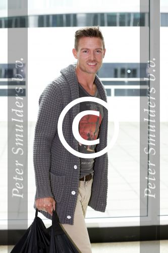 Schiphol 18 september 2012
Vertrek deelnemers expositie Noordpool vanaf Schiphol. Ron Link
Peter Smulders bv