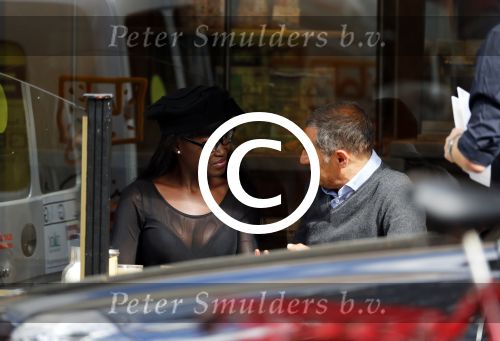 Amsterdam 28 september 2012
Ronald Kahn met een vriendin op terras.
Peter Smulders bv