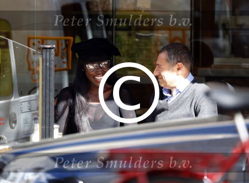 Amsterdam 28 september 2012
Ronald Kahn met een vriendin op terras.
Peter Smulders bv