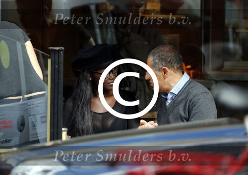 Amsterdam 28 september 2012
Ronald Kahn met een vriendin op terras.
Peter Smulders bv