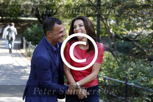 New York 18 oktober 2012
Ruud Gullit met zijn nieuwe vriendin Maggie Jimenez in Central Park.
Peter Smulders bv