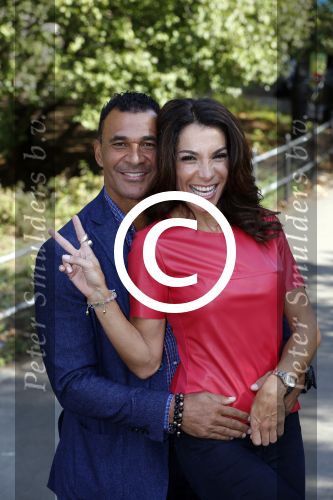 New York 18 oktober 2012
Ruud Gullit met zijn nieuwe vriendin Maggie Jimenez in Central Park.
Peter Smulders bv