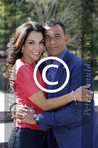 New York 18 oktober 2012
Ruud Gullit met zijn nieuwe vriendin Maggie Jimenez in Central Park.
Peter Smulders bv