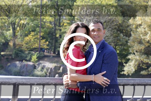 New York 18 oktober 2012
Ruud Gullit met zijn nieuwe vriendin Maggie Jimenez in Central Park.
Peter Smulders bv