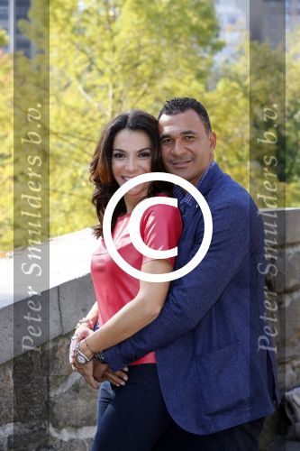 New York 18 oktober 2012
Ruud Gullit met zijn nieuwe vriendin Maggie Jimenez in Central Park.
Peter Smulders bv
