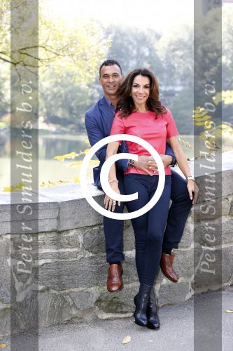 New York 18 oktober 2012
Ruud Gullit met zijn nieuwe vriendin Maggie Jimenez in Central Park.
Peter Smulders bv