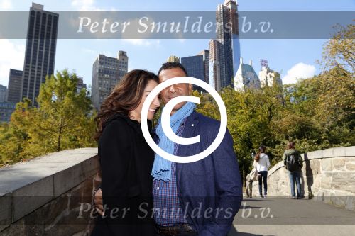 New York 18 oktober 2012
Ruud Gullit met zijn nieuwe vriendin Maggie Jimenez in Central Park.
Peter Smulders bv