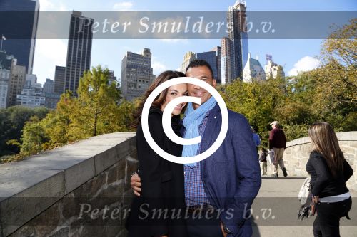 New York 18 oktober 2012
Ruud Gullit met zijn nieuwe vriendin Maggie Jimenez in Central Park.
Peter Smulders bv