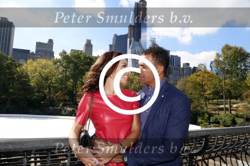 New York 18 oktober 2012
Ruud Gullit met zijn nieuwe vriendin Maggie Jimenez in Central Park.
Peter Smulders bv