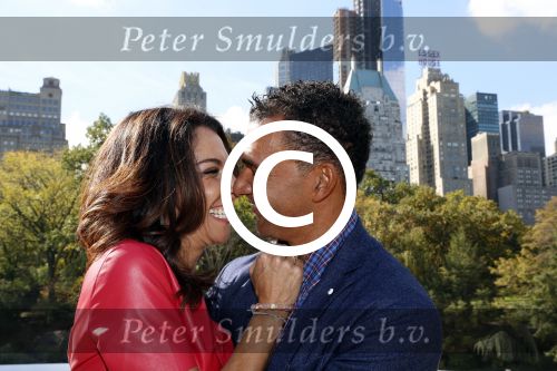 New York 18 oktober 2012
Ruud Gullit met zijn nieuwe vriendin Maggie Jimenez in Central Park.
Peter Smulders bv