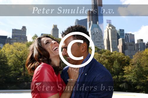 New York 18 oktober 2012
Ruud Gullit met zijn nieuwe vriendin Maggie Jimenez in Central Park.
Peter Smulders bv