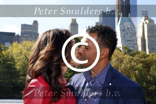 New York 18 oktober 2012
Ruud Gullit met zijn nieuwe vriendin Maggie Jimenez in Central Park.
Peter Smulders bv