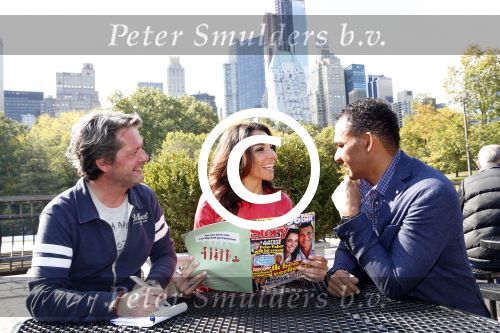 New York 18 oktober 2012
Ruud Gullit met zijn nieuwe vriendin Maggie Jimenez in Central Park.
Peter Smulders bv