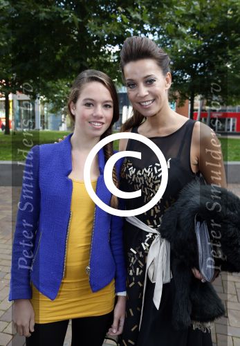 Amsterdam 7 oktober 2012
Premiere Sien en Diego de magische bron van Myra in Pathe Arena
met Jada Borsato Peter Faber en Hrold Verwoert ( coole piet Diego) in de hoofdrollen. Sandy kandau
Peter Smulders bv