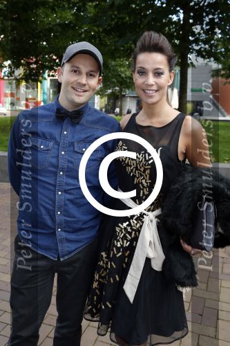 Amsterdam 7 oktober 2012
Premiere Sien en Diego de magische bron van Myra in Pathe Arena
met Jada Borsato Peter Faber en Hrold Verwoert ( coole piet Diego) in de hoofdrollen. Sandy kandau
Peter Smulders bv