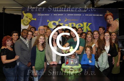 Amsterdam 19 september 2012
Presentatie musical Shrek met Paul Groot Kim Lian v d Meij Rogier Komproe en William Spaaij. Produyktie van Albert Verlinden. cast
Peter Smulder bv