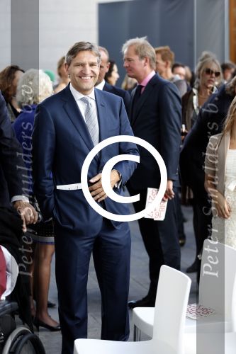 Amsterdam 22 september 2012
Koningin Beatrix opent het stedelijk museum in Amsterdam. Ook Prins Constantijn en Prinses Laurentien zijn aanwezig. Sybrand Buma met dochter
Peter Smulders bv