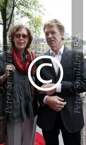 Amsterdam 31 juli 2011
Premiere show Hans Klok in carre. Sylvia Kristel met vriend
Peter Smulders bv