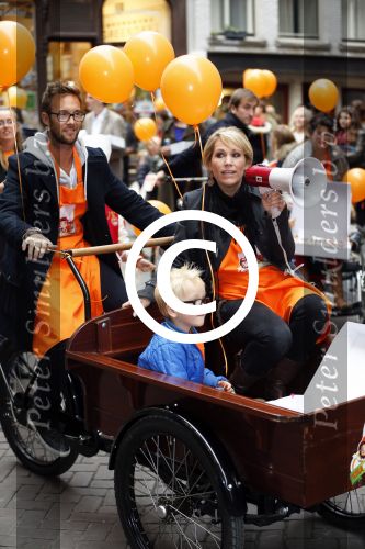 Amsterdam 10 oktober 2012
Tanja Jess Charly Luske en zoon Bobby bakken taartjes voor Kika in het krasnapolsky.
Peter Smulders bv