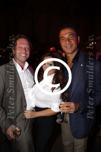 Amsterdam 13 oktober 2012
VIP avond LAF beurs bij westergasfabriek. tatjana met Ruud Gullit en Guido den Aantrekker
Peter Smulders bv
