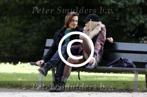 Amsterdam 28 september 2012
Tess Milne met vriend in het sarphatipark.
Peter Smulders bv