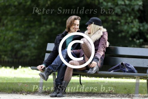 Amsterdam 28 september 2012
Tess Milne met vriend in het sarphatipark.
Peter Smulders bv