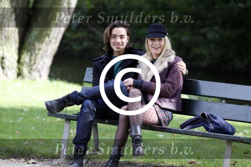 Amsterdam 28 september 2012
Tess Milne met vriend in het sarphatipark.
Peter Smulders bv