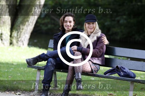 Amsterdam 28 september 2012
Tess Milne met vriend in het sarphatipark.
Peter Smulders bv