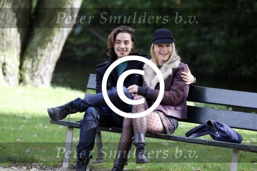 Amsterdam 28 september 2012
Tess Milne met vriend in het sarphatipark.
Peter Smulders bv