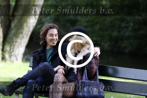 Amsterdam 28 september 2012
Tess Milne met vriend in het sarphatipark.
Peter Smulders bv
