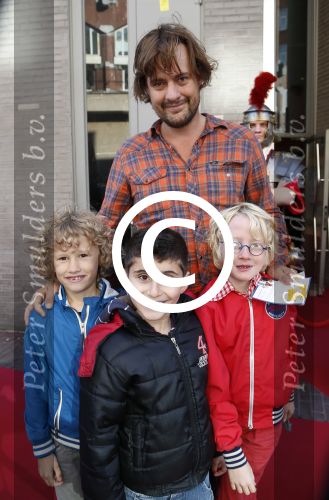 Amsterdam 7 oktober 2012
Premiere Asterix & Obelix in Pathe de munt. Vincent Croiset met kinderen
Peter Smulders bv
