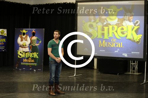 Amsterdam 19 september 2012
Presentatie musical Shrek met Paul Groot Kim Lian v d Meij Rogier Komproe en William Spaaij. Produyktie van Albert Verlinden.
Peter Smulder bv
