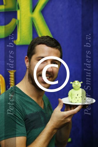Amsterdam 19 september 2012
Presentatie musical Shrek met Paul Groot Kim Lian v d Meij Rogier Komproe en William Spaaij. Produyktie van Albert Verlinden.
Peter Smulder bv