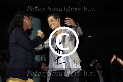 Amsterdam 17 september 2012
Presentatie cd YES R in de little buddha bar. Yes R met Ali B
Peter Smulders bv