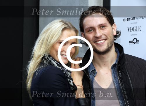 Amsterdam 4 oktober 2012
Doutzen Kroes opent de G Star woman winkel in Amsterdam. Yfke Sturm met broer
Peter Smulders bv