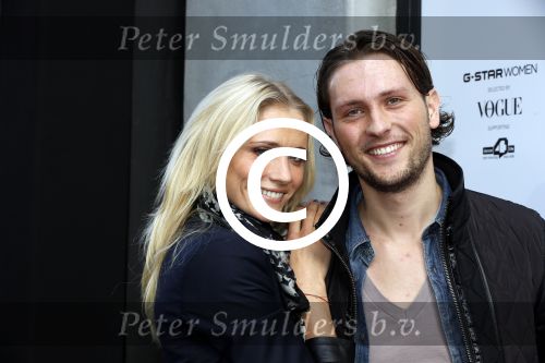 Amsterdam 4 oktober 2012
Doutzen Kroes opent de G Star woman winkel in Amsterdam. Yfke Sturm met broer
Peter Smulders bv