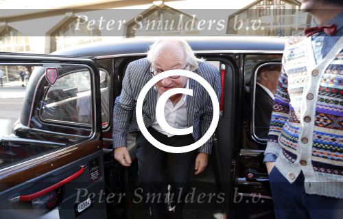 Amsterdam 7 oktober 2012
Premiere Asterix & Obelix in Pathe de munt. Youp van t Hek met dochter
Peter Smulders bv