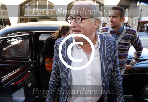 Amsterdam 7 oktober 2012
Premiere Asterix & Obelix in Pathe de munt. Youp van t Hek met dochter
Peter Smulders bv